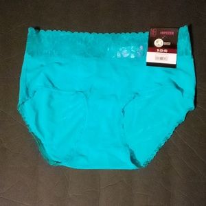 No Boundaries micro and lace hipster panty